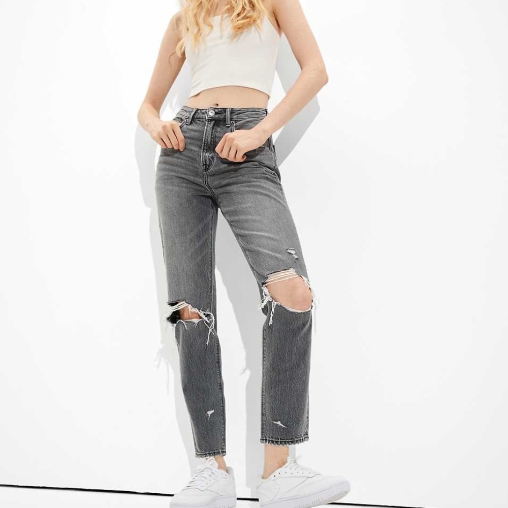 American Eagle Highest Rise Mom Jean - Distressed Black